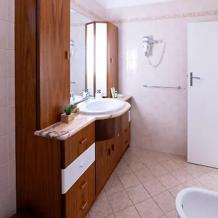 Dea Luxury Casa Vacanze- Zona Chiesa A Trullo - Holiday home